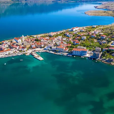 Luxurious In * Vinjerac