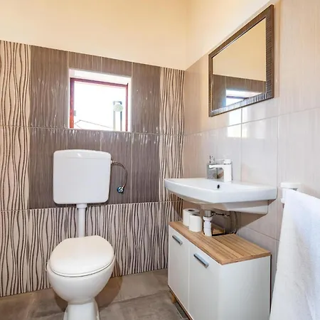 Vikendica Cozy In Vinjerac