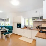 Luxurious In بيت للعطل