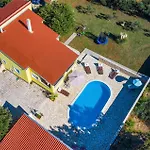 بيت للعطل Luxurious In
