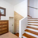 Luxurious In فينجيراك